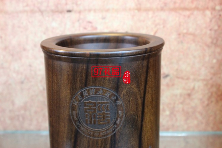 學校慶典商務禮品 紅木筆筒 河南財經政治大學定制案例