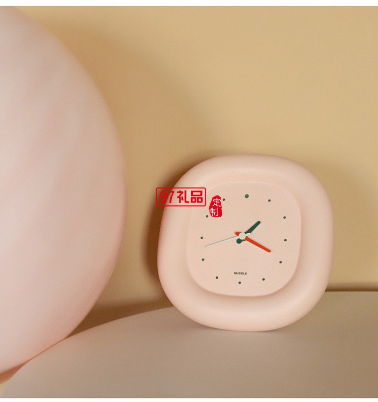 客廳家用臥室靜音石英掛鐘個性創意