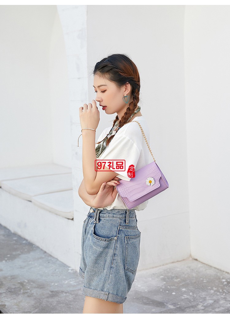 新款小菊掛飾鏈條鱷魚紋小方包時尚休閑手機包現貨